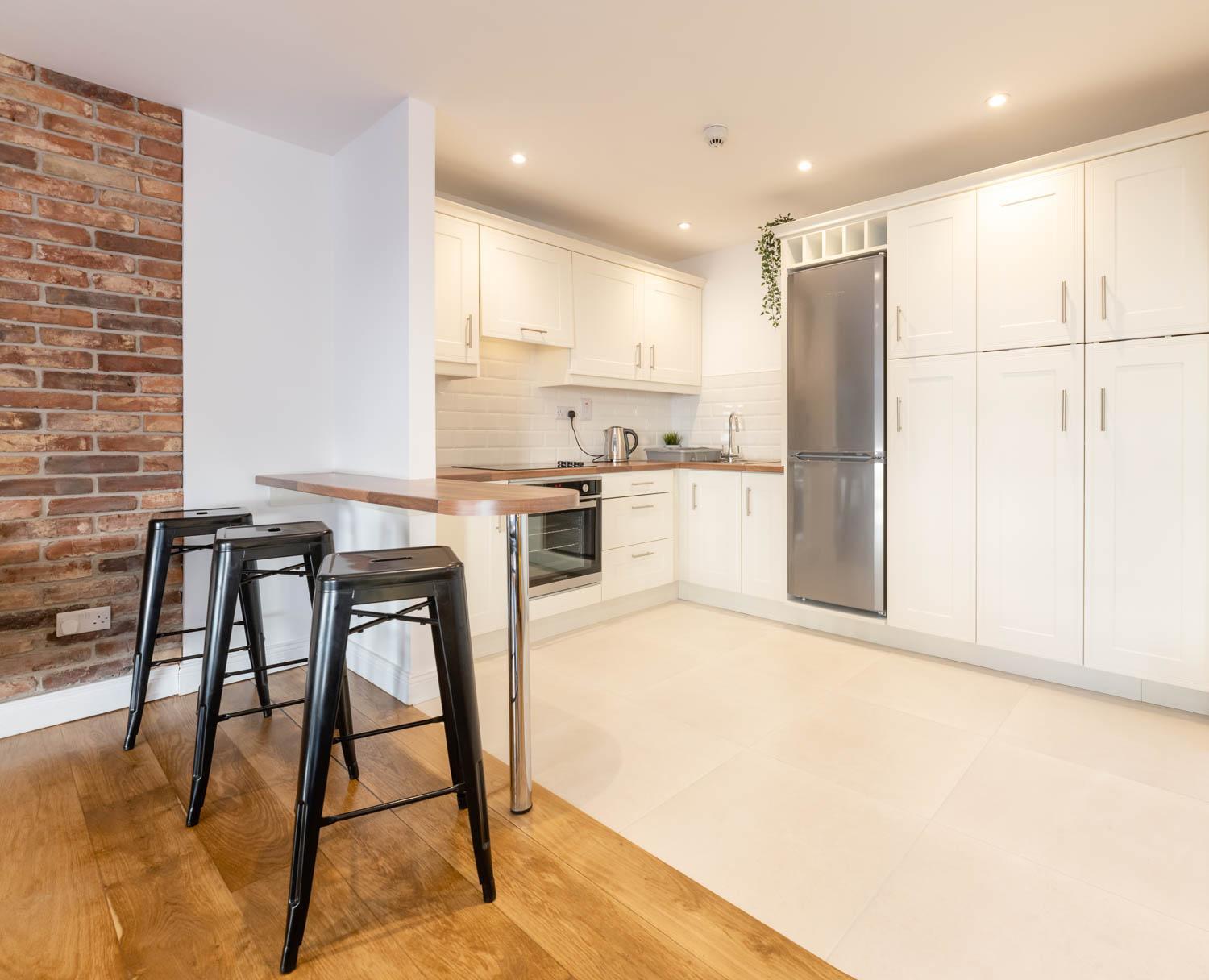 Apartment Modern Canal View Home, In Centre, Sleeps 8 Galway