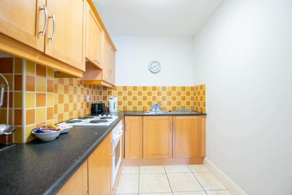 Apartment 16 - Spacious With Parking *