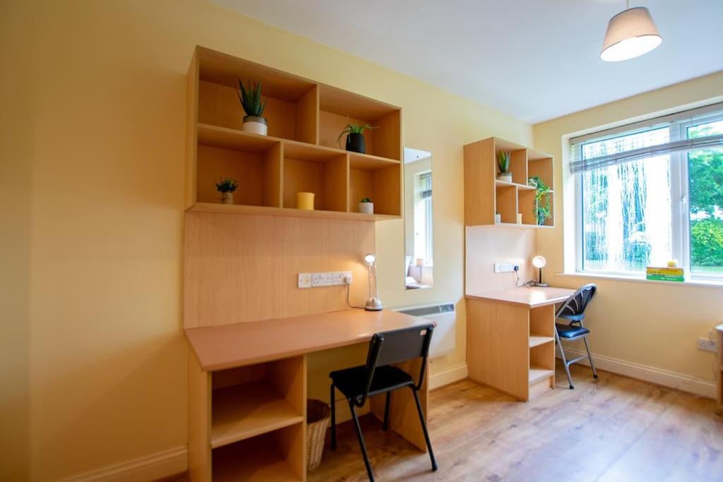 16 - Spacious With Parking Galway