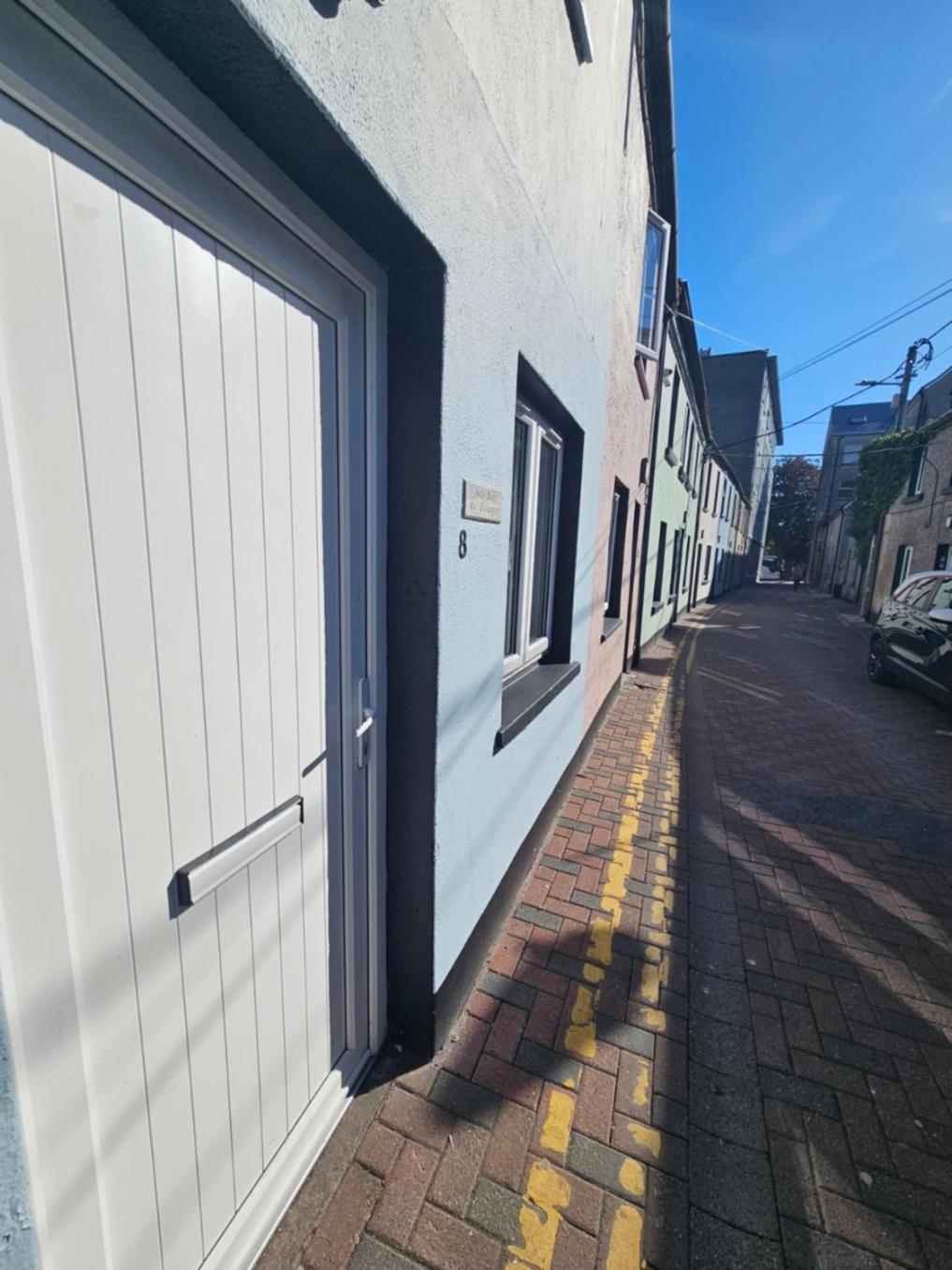 8 Eyre Square Lane