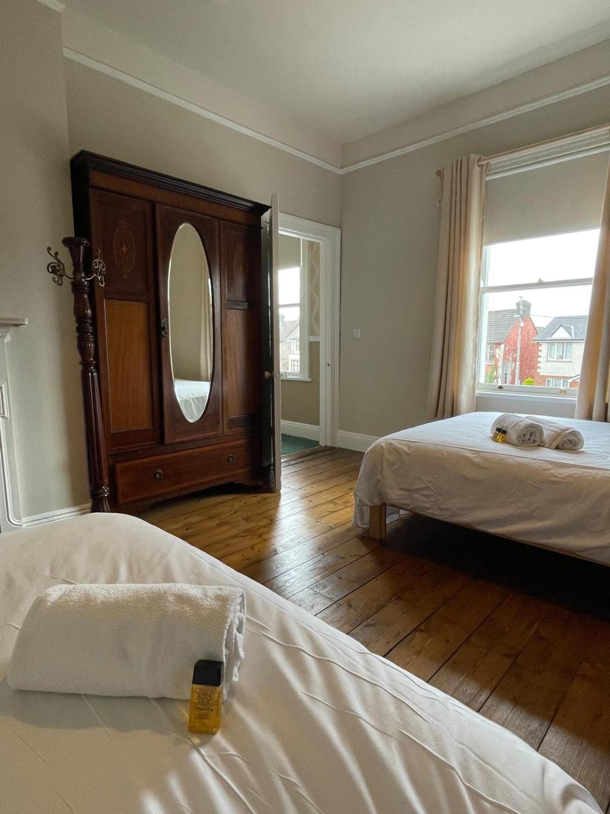 Salthill & The City! Holiday home