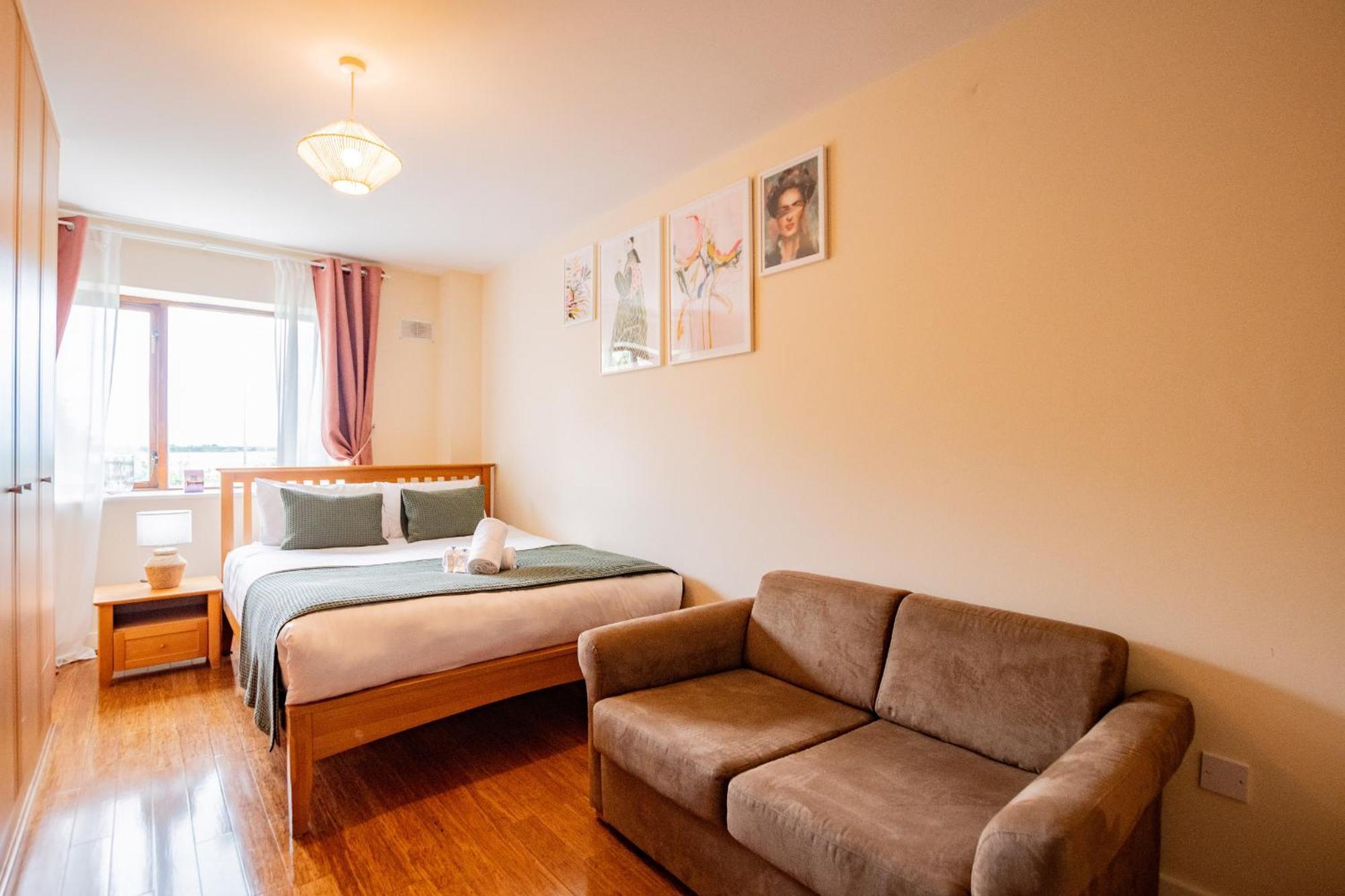 Atalia View Penthouse With Balcony * Galway