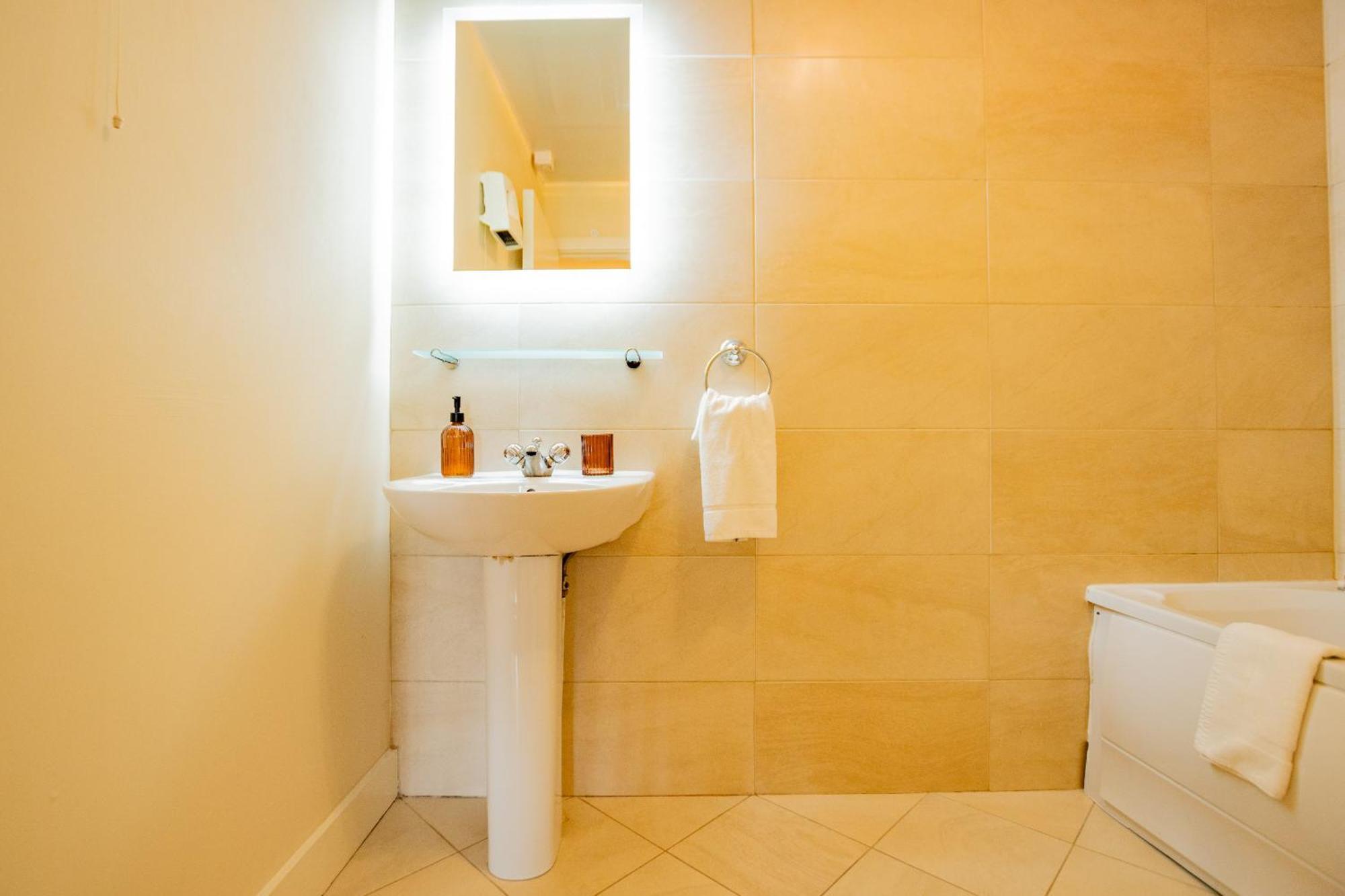 Apartment Atalia View Penthouse With Balcony Galway