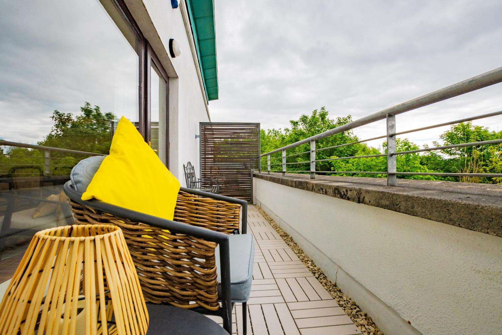 Atalia View Penthouse With Balcony Apartment Galway