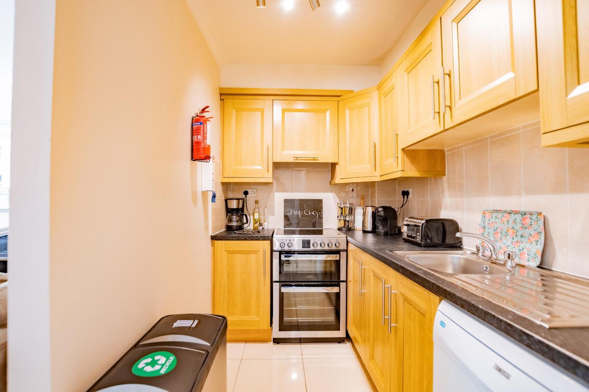 Townhouse With Parking *