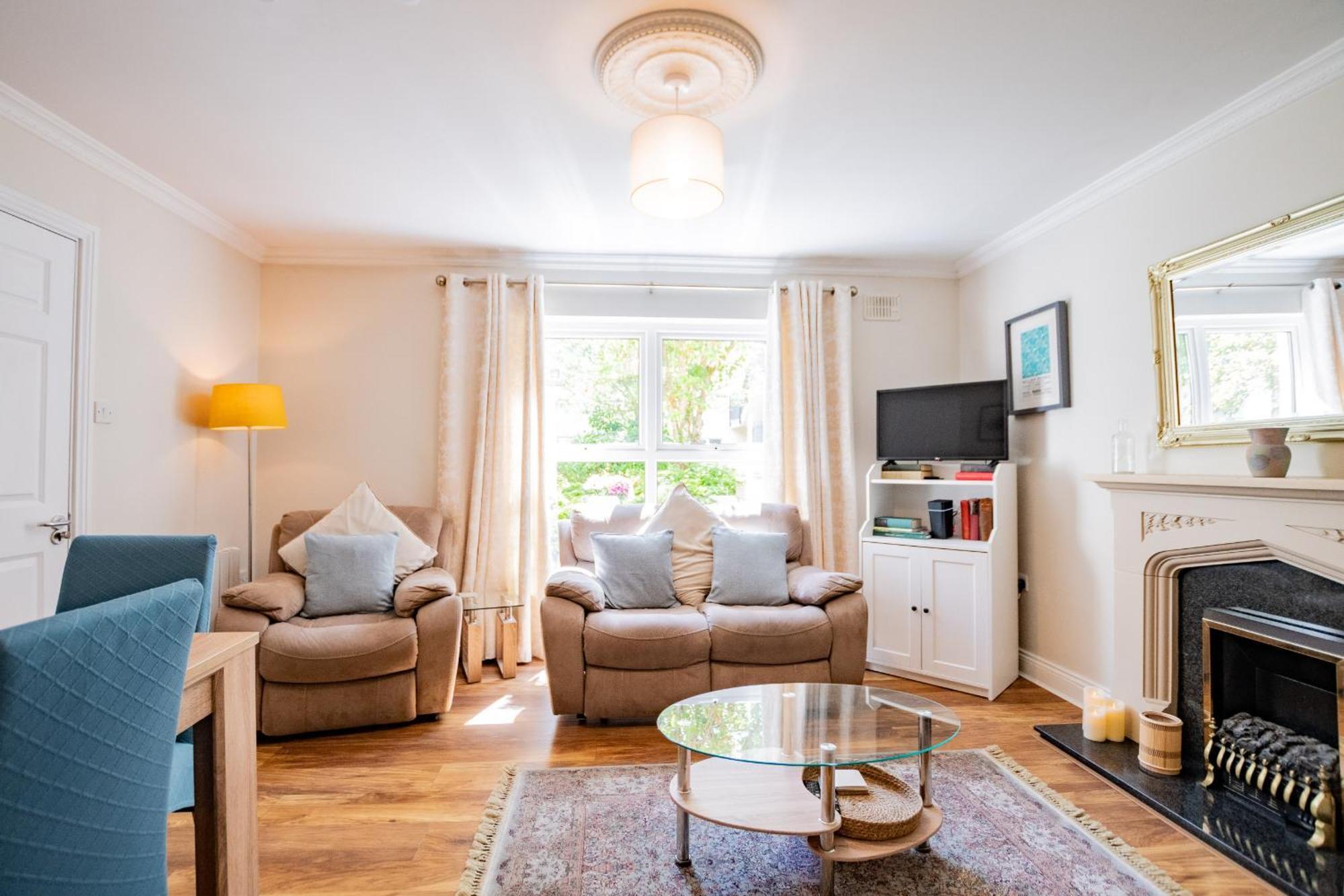 Townhouse With Parking Holiday home *