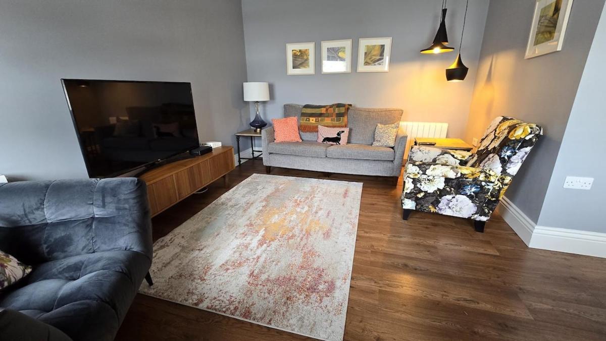Apartment Luxury - Sleeps 7 *
