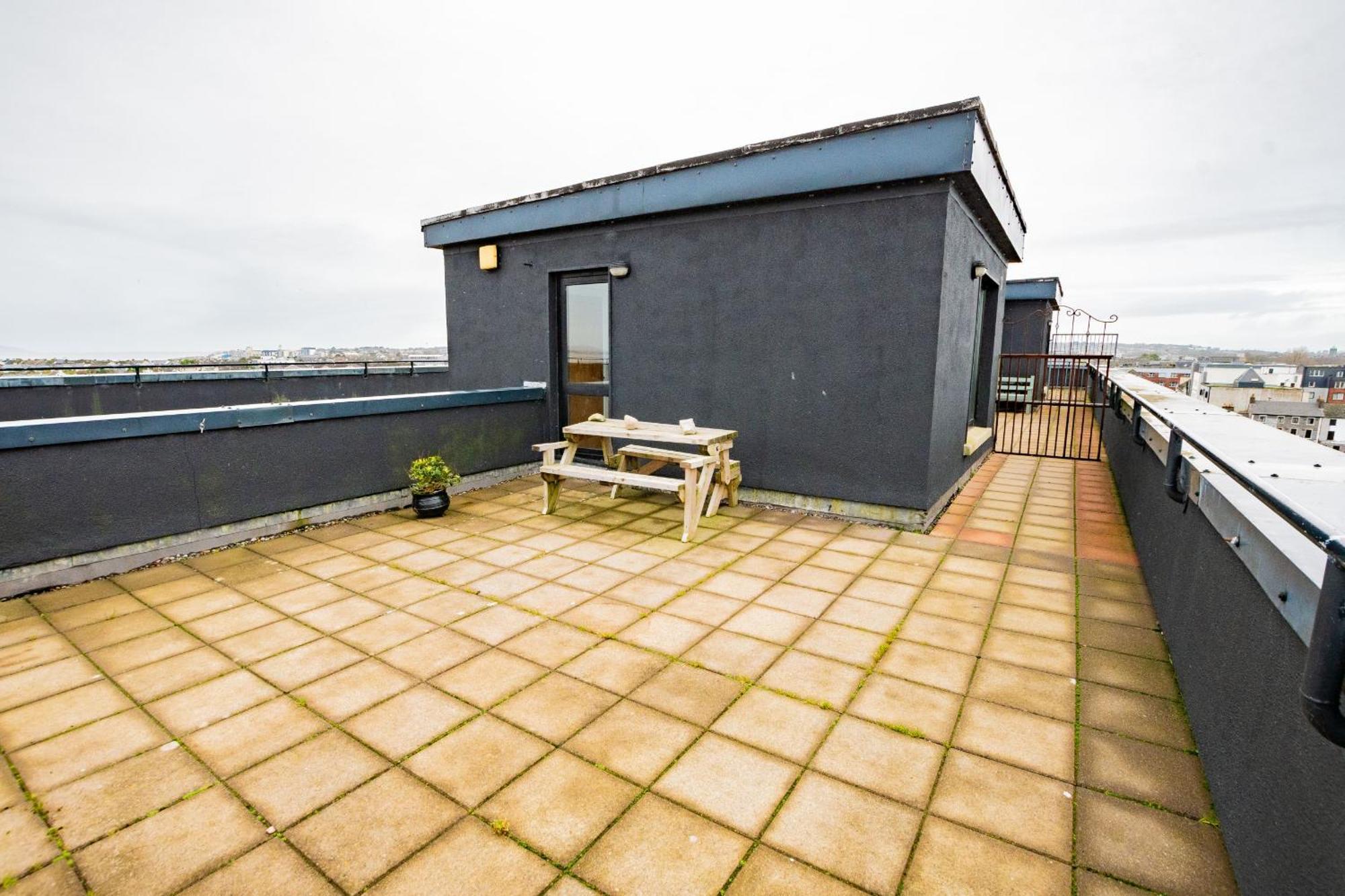 Dockland - Penthouse Apartment Galway