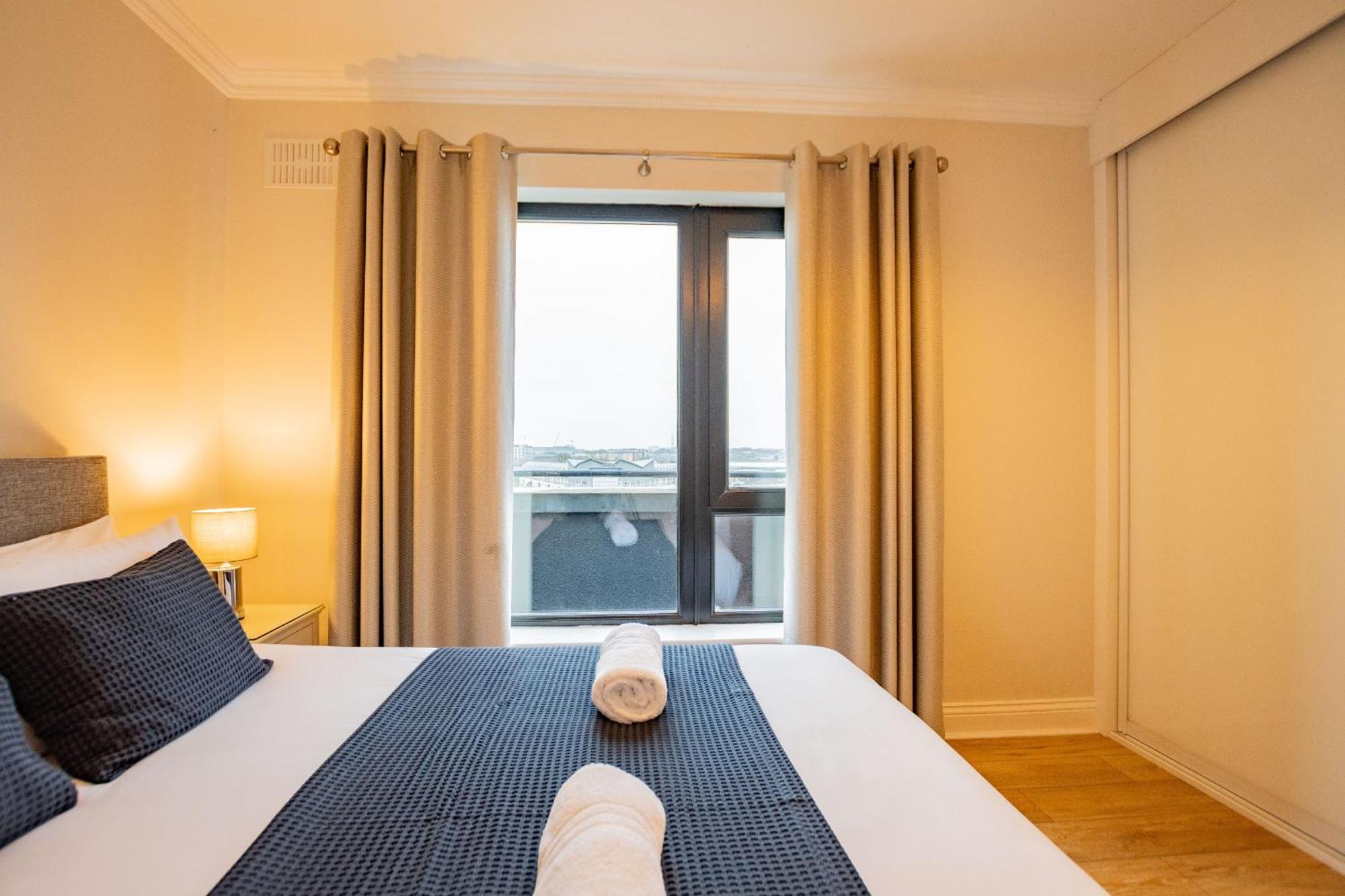 Dockland - Penthouse Apartment *