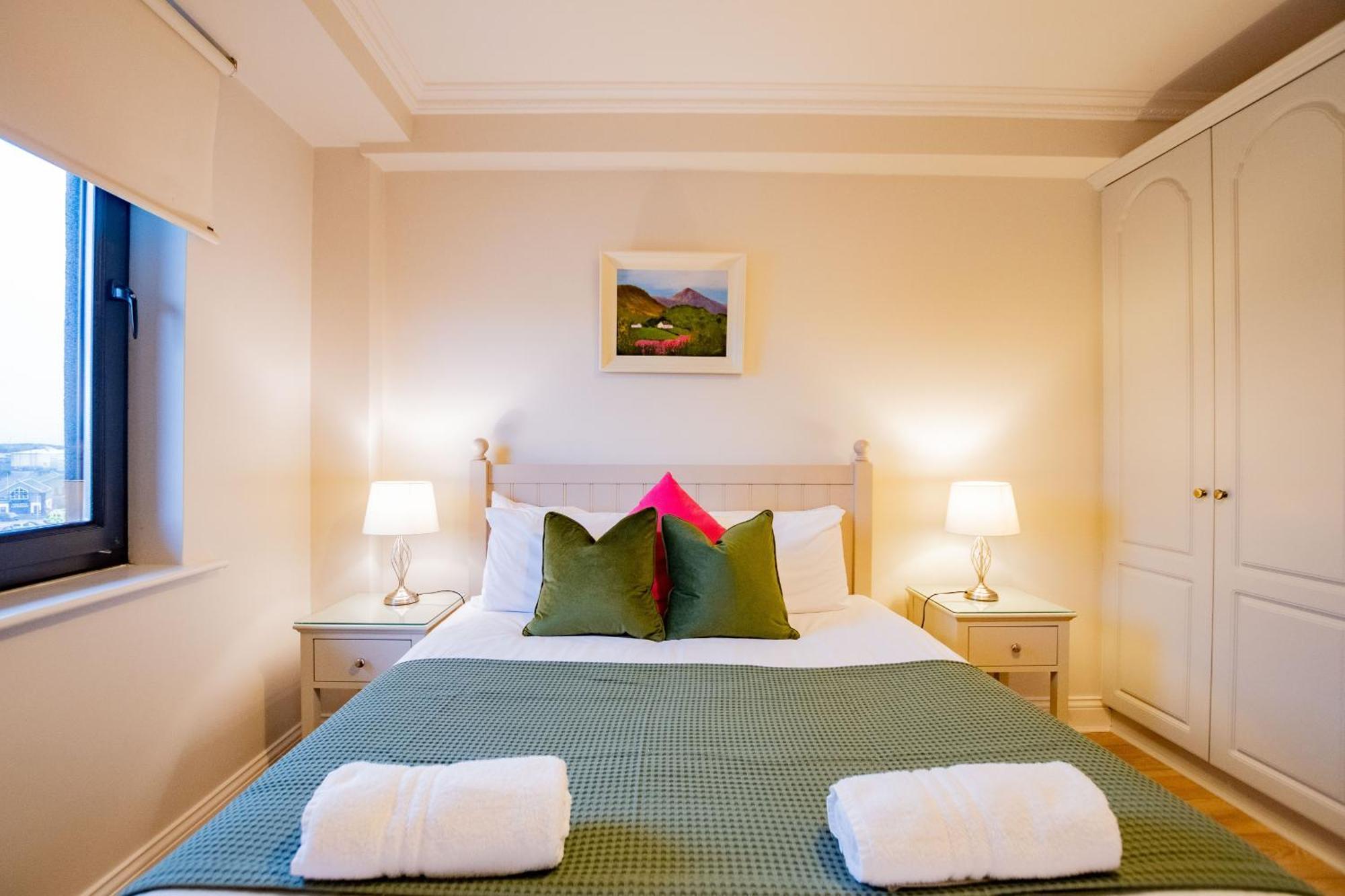 Dockland - Penthouse Apartment Galway