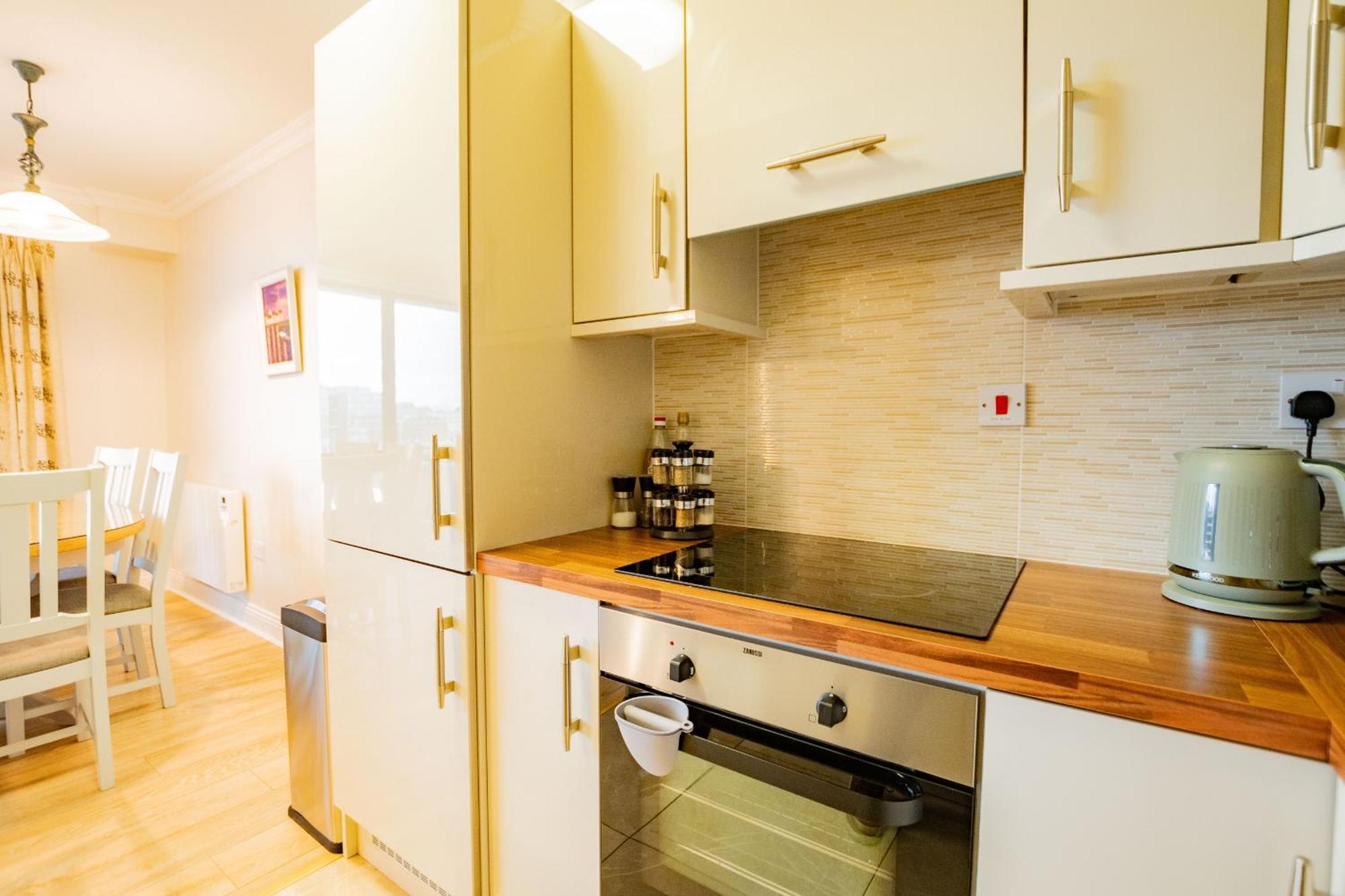 Dockland - Penthouse Apartment Galway