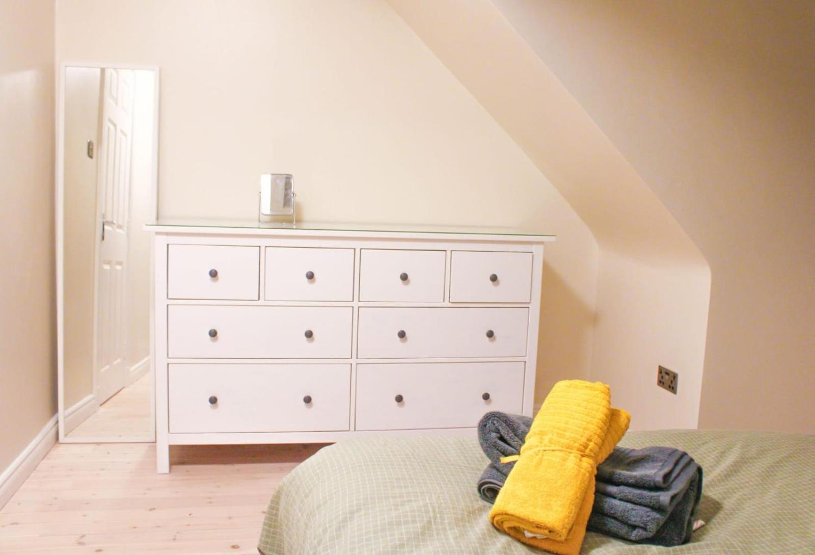 2 Bed Clan House Apartment *