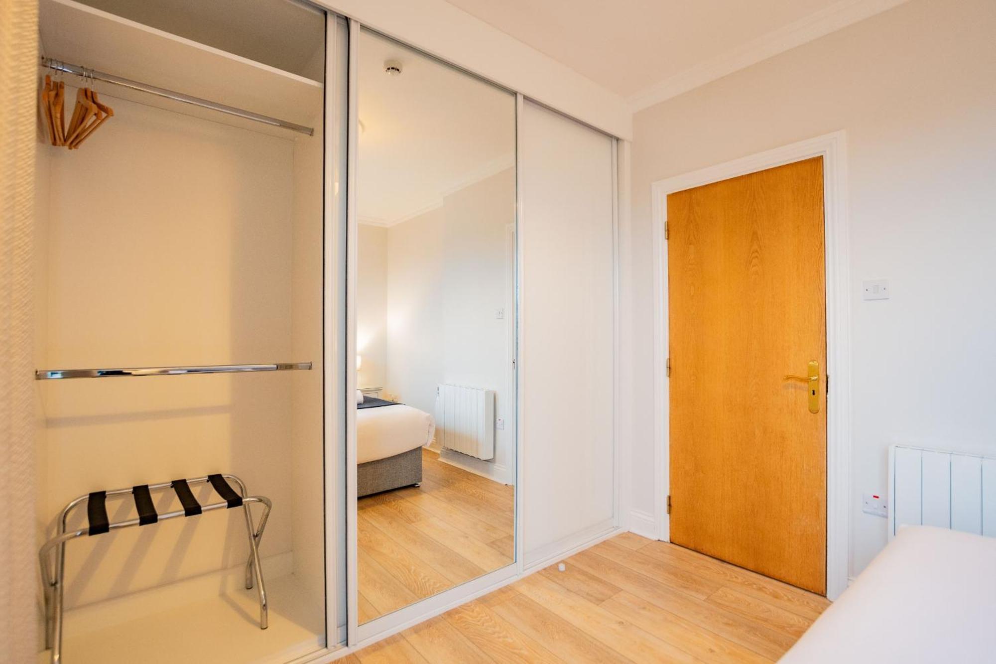 Apartment Dockside Penthouse - Free Parking Galway