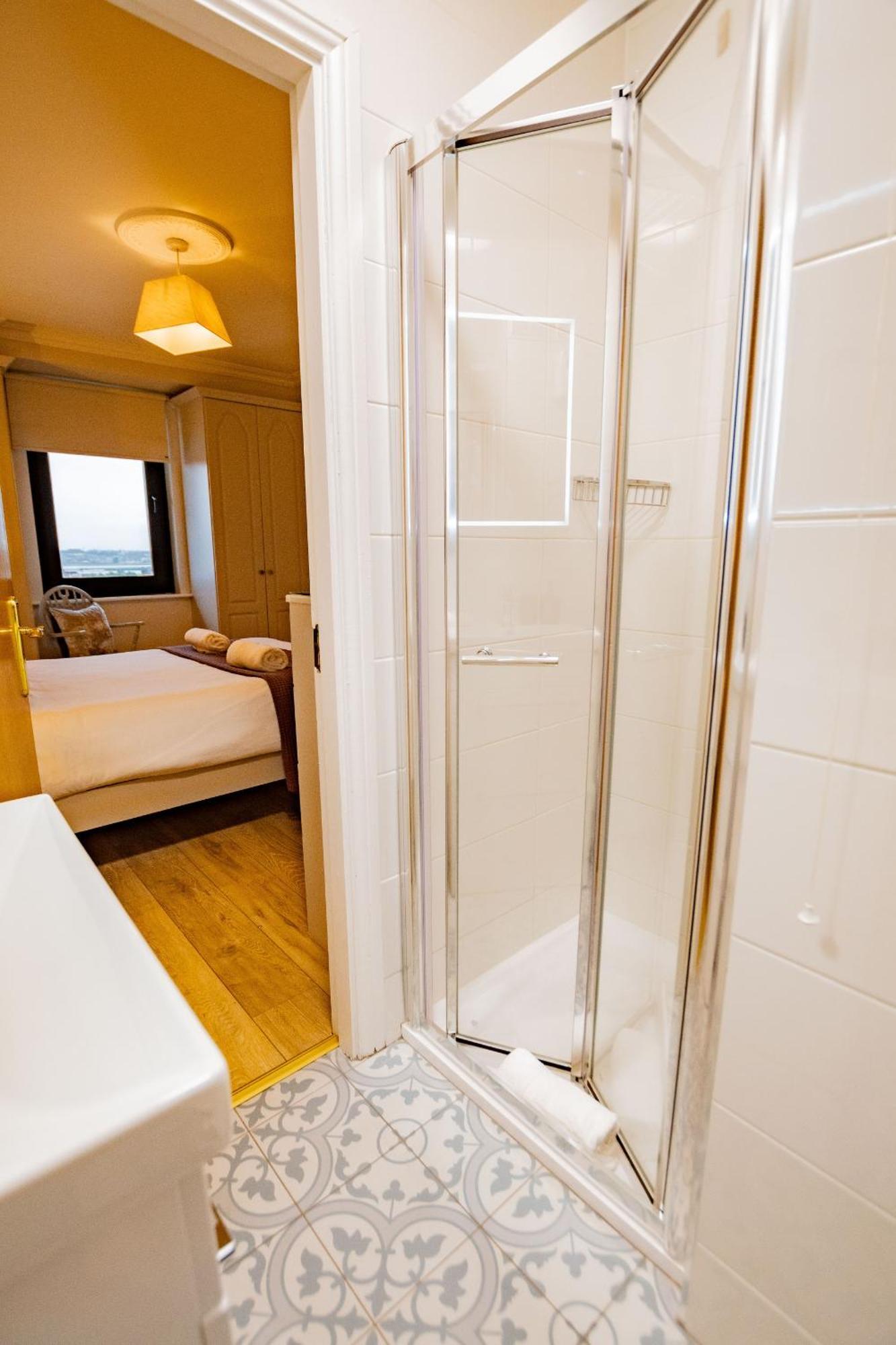 Apartment Dockside Penthouse - Free Parking Galway
