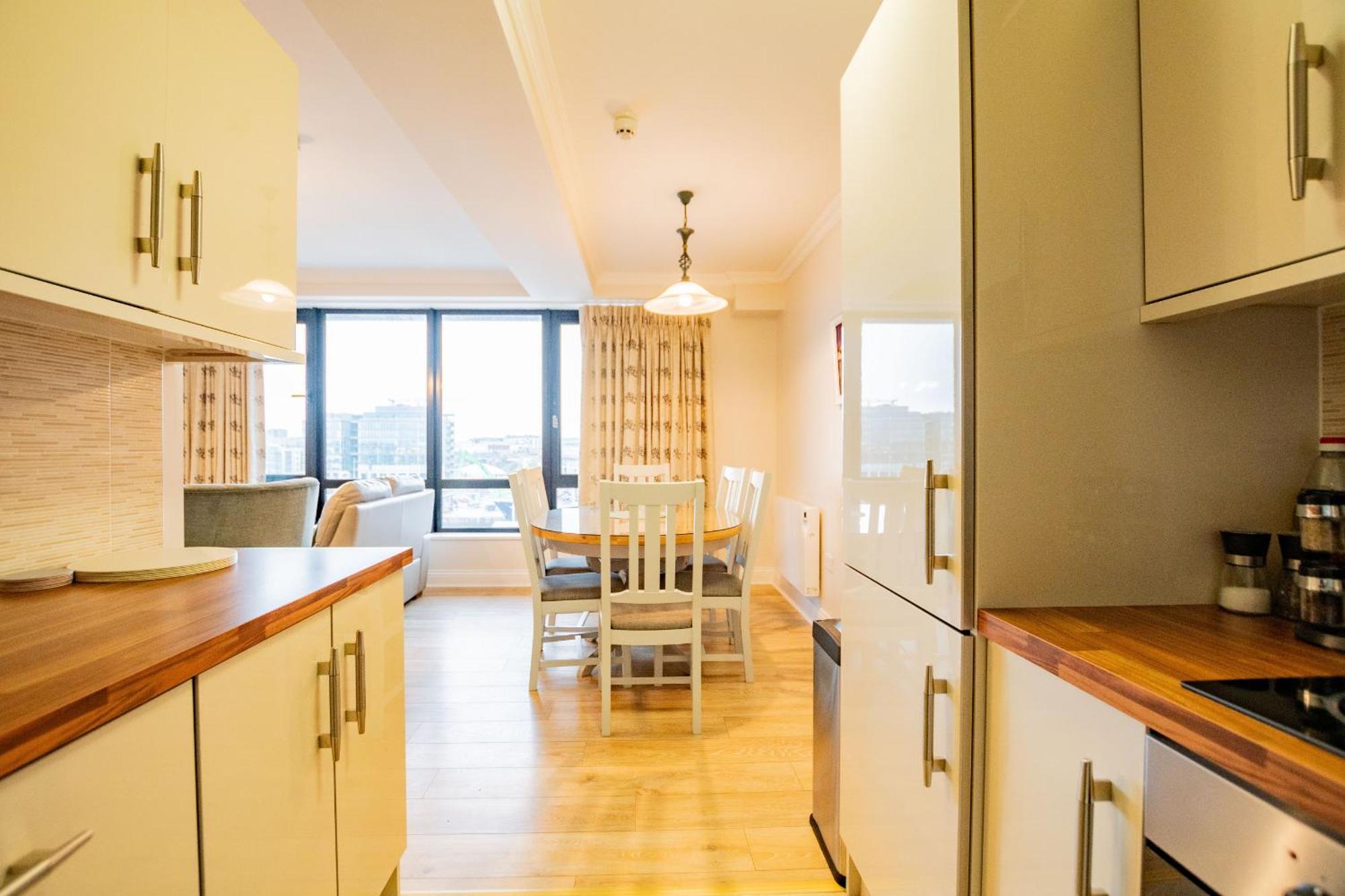 Dockside Penthouse - Free Parking *