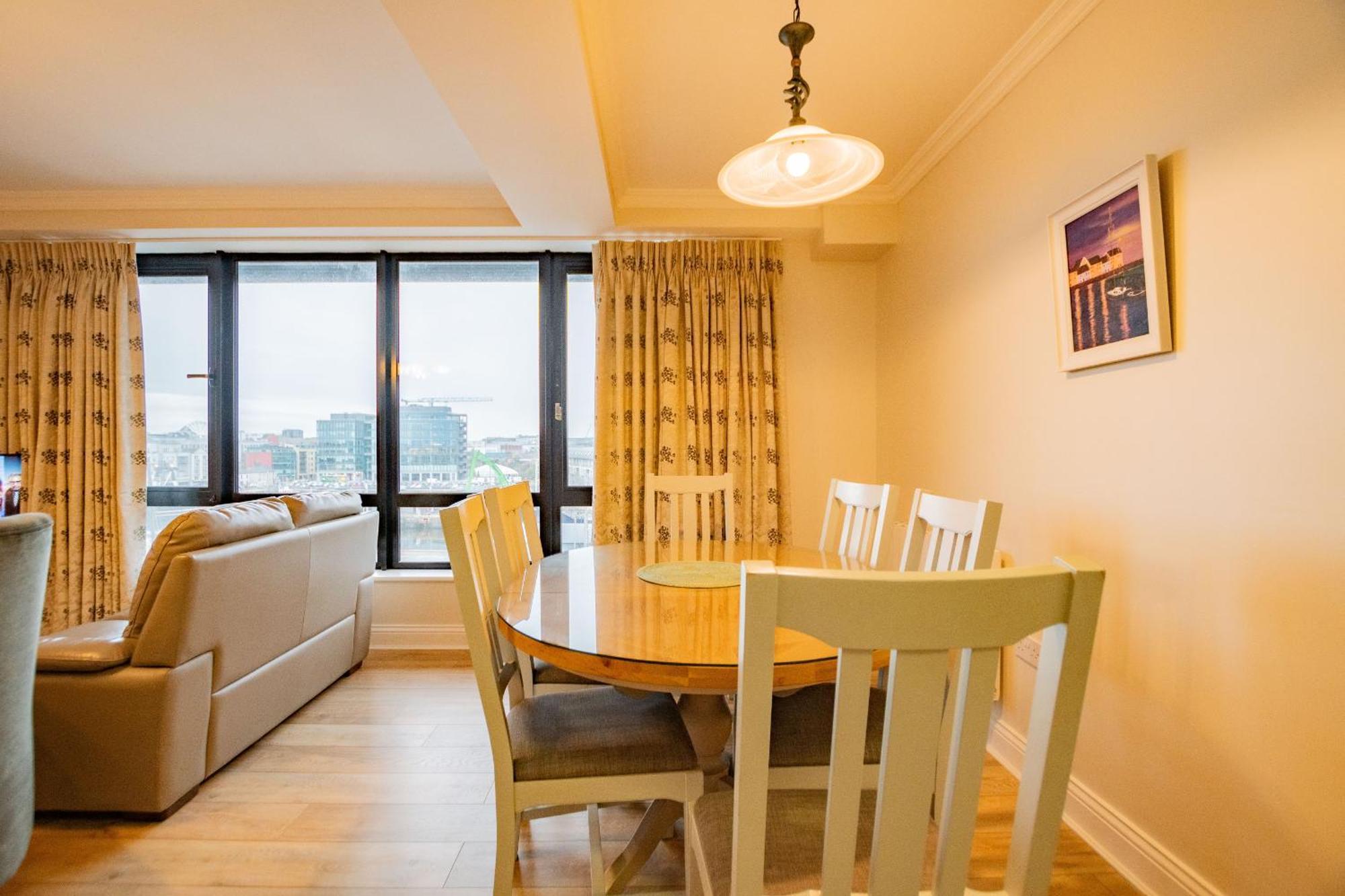 Apartment Dockside Penthouse - Free Parking