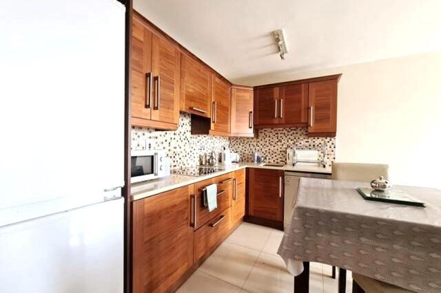 3 Bed In The Heart Of Apartment *