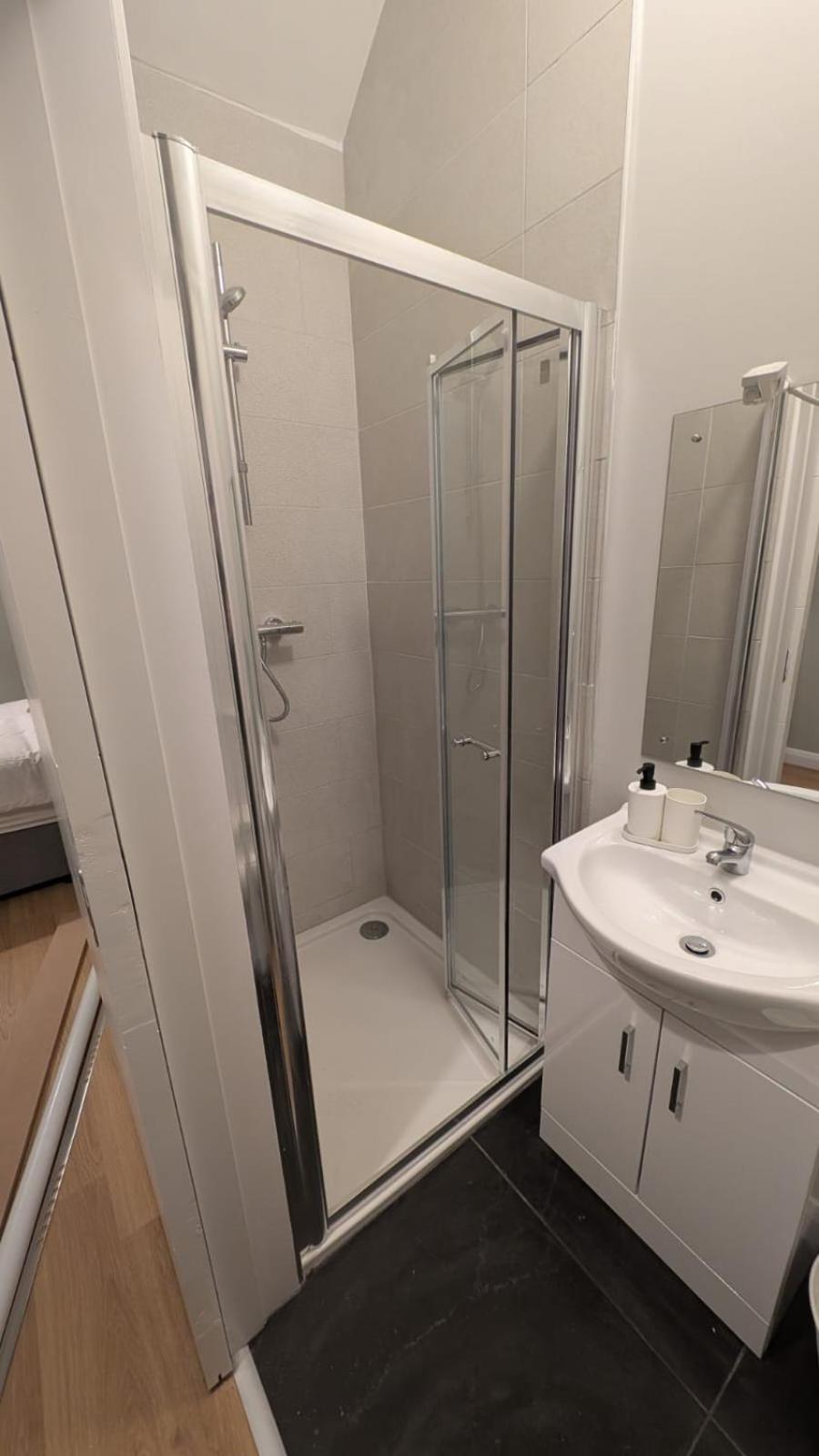 Eyre Square View Guest house *