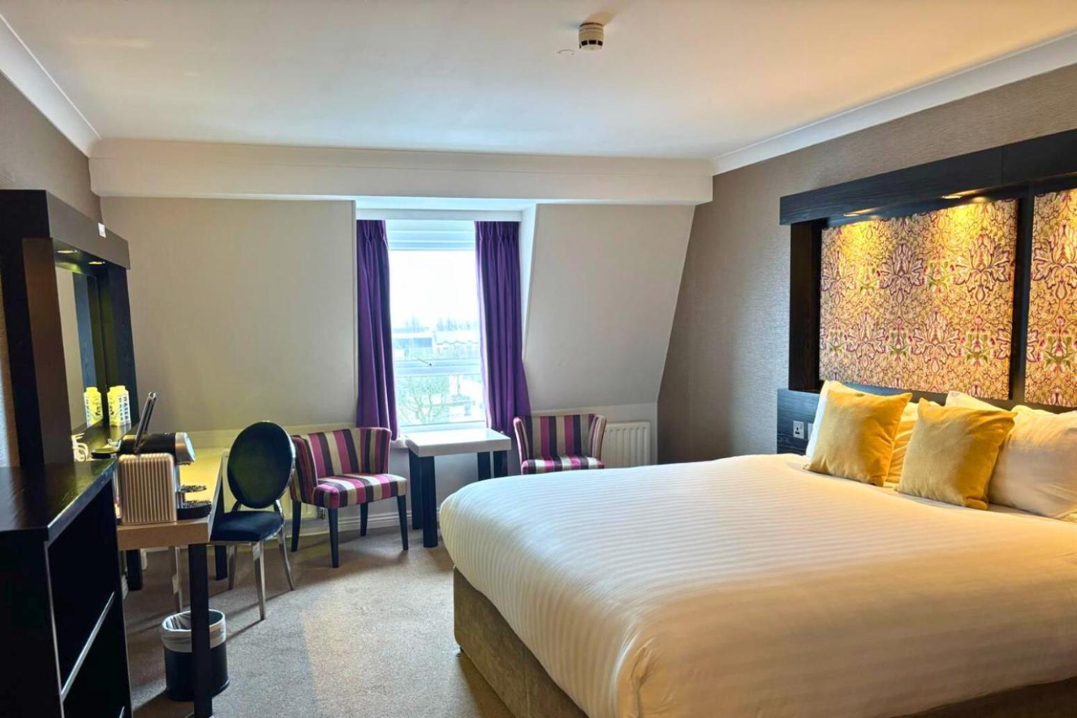 Flannery's Hotel 3*