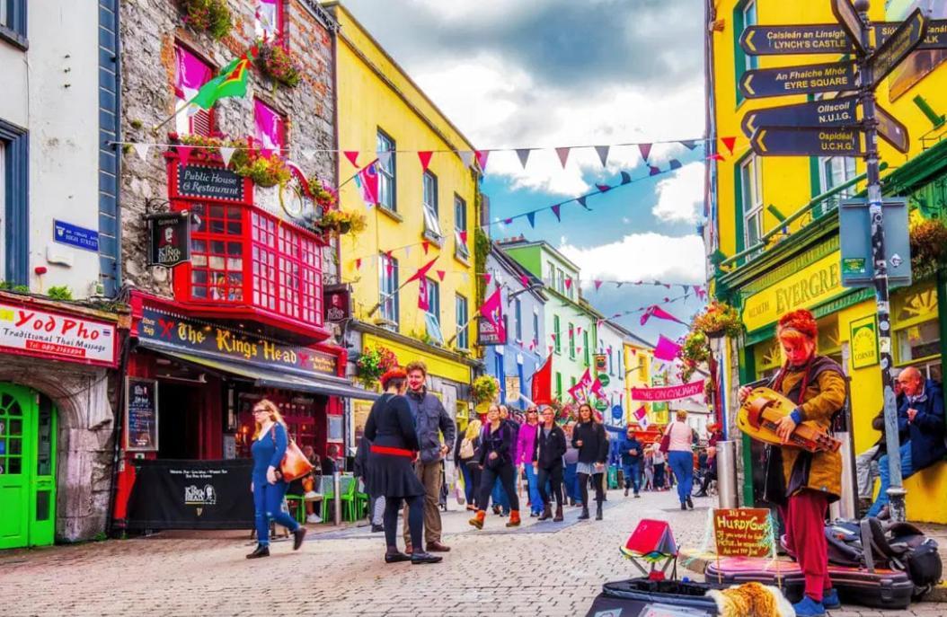 1 Minute To Everywhere! Centre * Galway