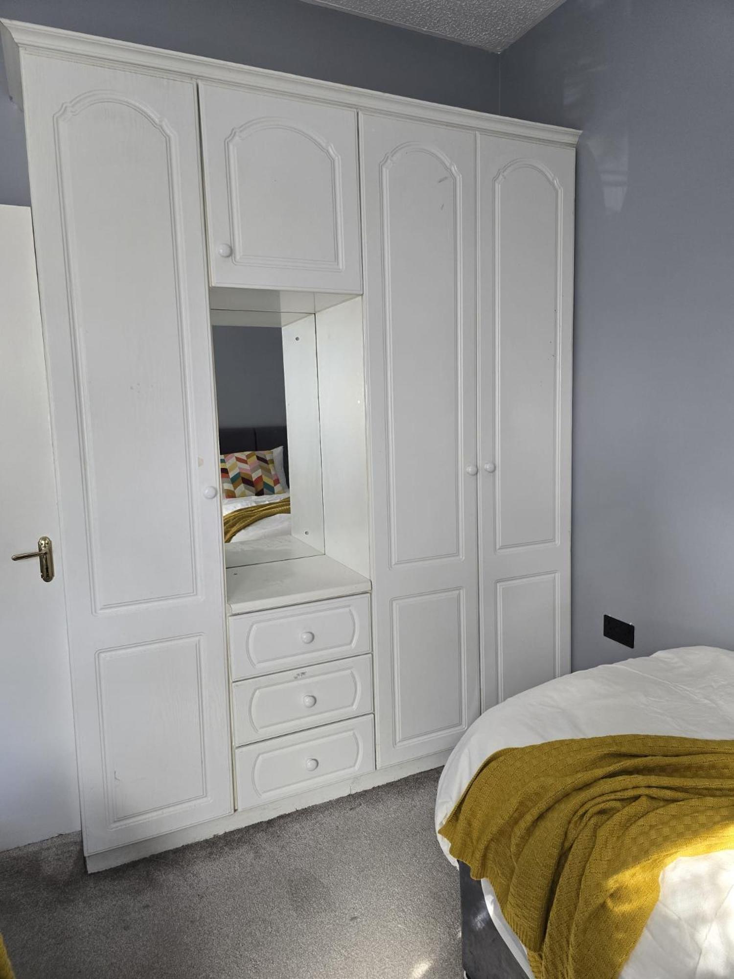 1 Minute To Everywhere! Centre Apartment