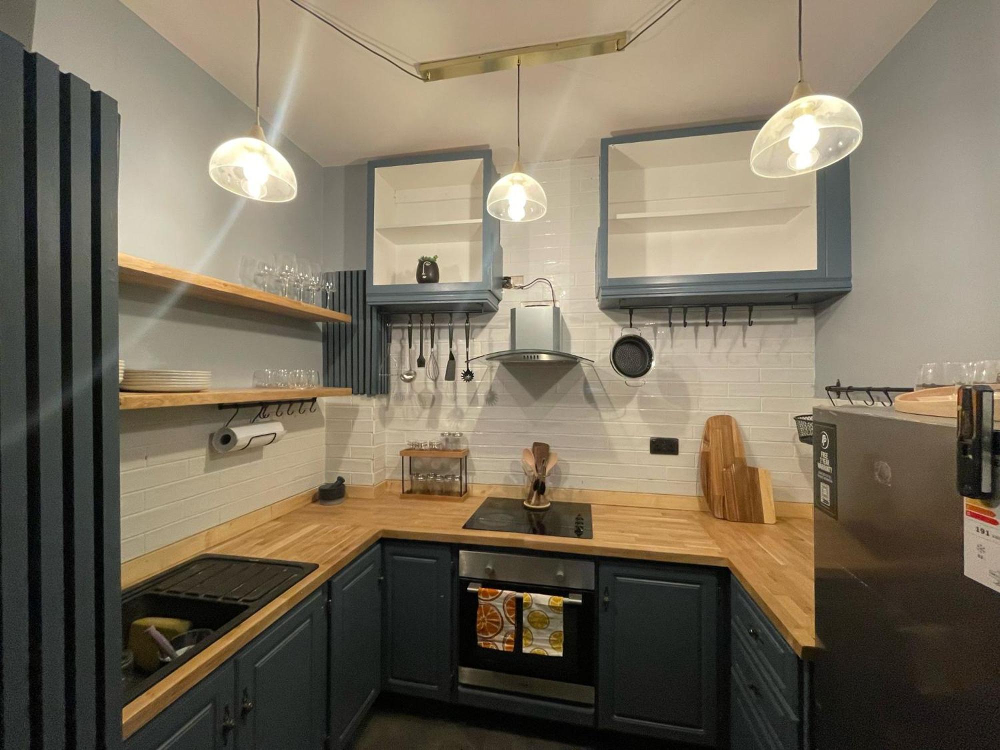 Apartment 1 Minute To Everywhere! Centre