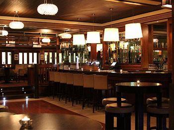 Clayton Hotel 4*