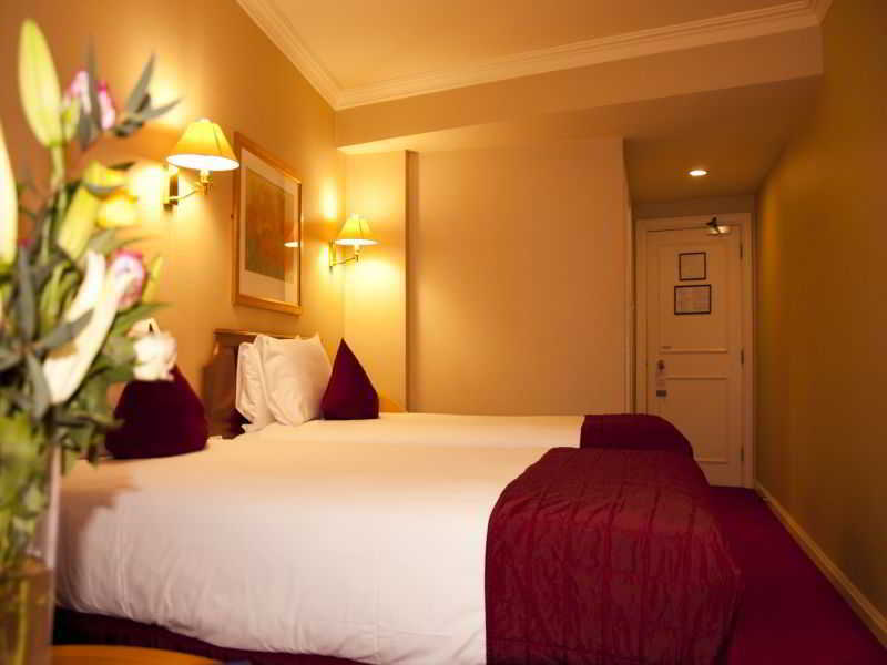 Eyre Square 3*