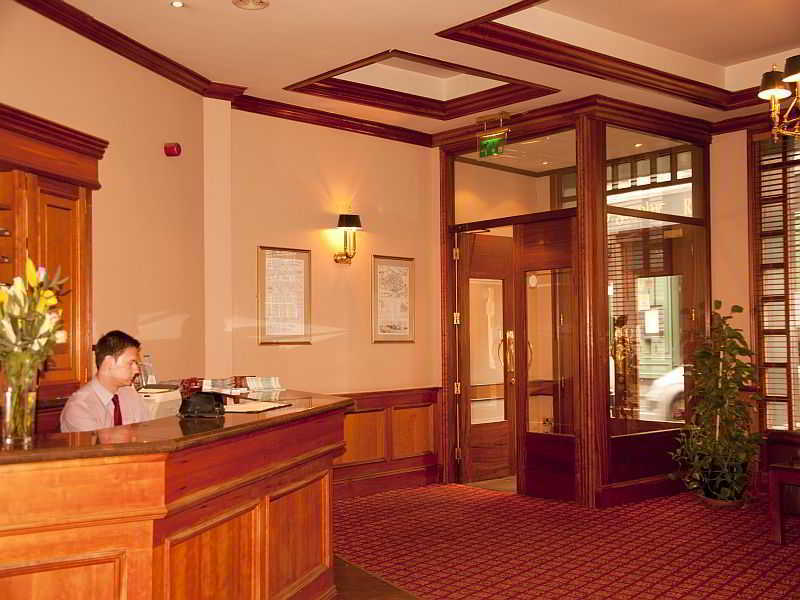 Eyre Square Hotel 3*