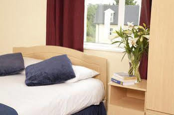 Menlo Park Apartment *