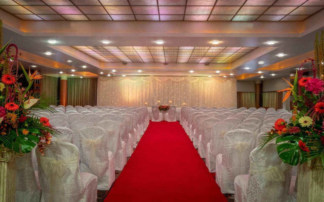 Clayton Hotel 4*