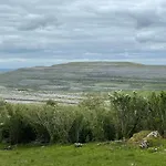 Tigh Noor - Escape To Kinvara By The Sea!