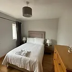 Snug Apartment Centrally Located