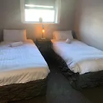 Twelve - Boutique Guest House -Galway City Centre -6 Bed En-Suite - Free Parking
