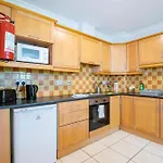 54 - Spacious Townhouse By Shortstays