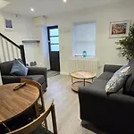 Central & Stylish, Two Bed, Two Bath
