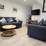Central & Stylish, Two Bed, Two Bath