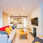 The West End Hideaway #1