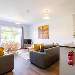 92 - Large 2 Bedroom Apartment