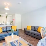 92 - Large 2 Bedroom Apartment