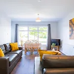 92 - Large 2 Bedroom Apartment