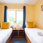 57 - Large Three Bed With Parking