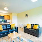 57 - Large Three Bed With Parking