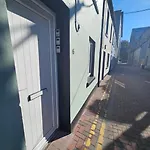 6 Eyre Square Lane