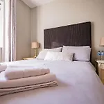 Mayfair Lodge