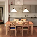 Traditional City Apt - Free Parking