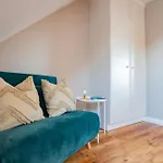 Townhouse In Dockland