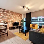 Super Stylish 2 Bed, 2 Bath