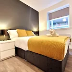 Super Stylish 2 Bed, 2 Bath