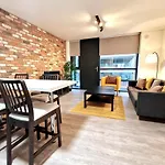 Super Stylish 2 Bed, 2 Bath